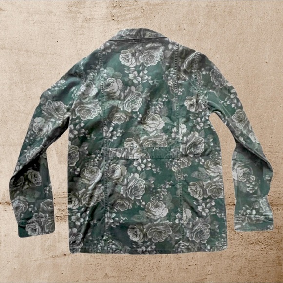 COPY - VOLCOM Cotton Denim The Hunt CAMO FLORAL Jean Jacket Women’s Size 10. - Picture 12 of 16